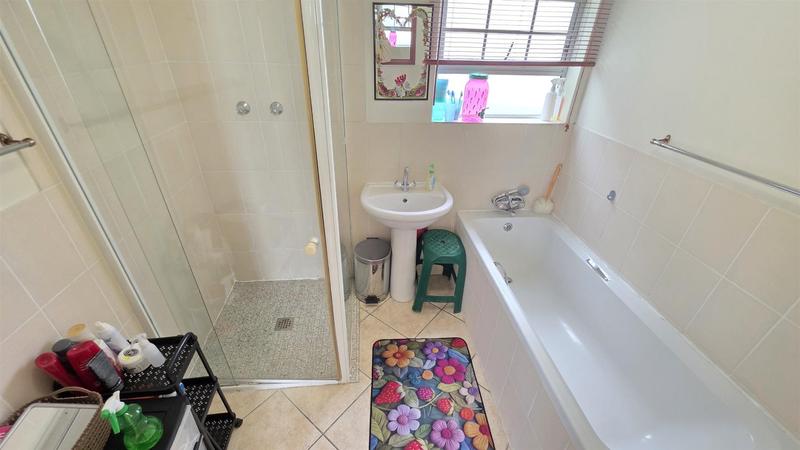 3 Bedroom Property for Sale in Fraaiuitsig Western Cape